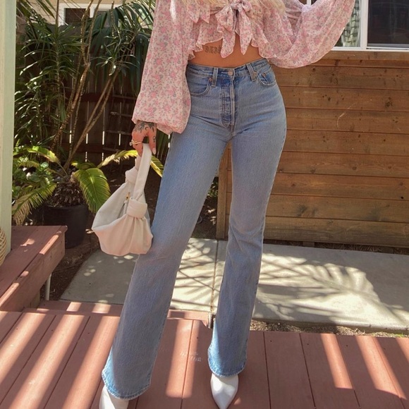 Levi’s Flare Jean - Picture 11 of 11